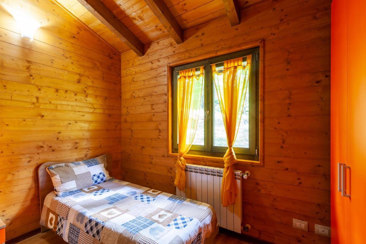 Villaggio Anemone Chalet Fragolina Capanne di Sillano Εξωτερικό φωτογραφία